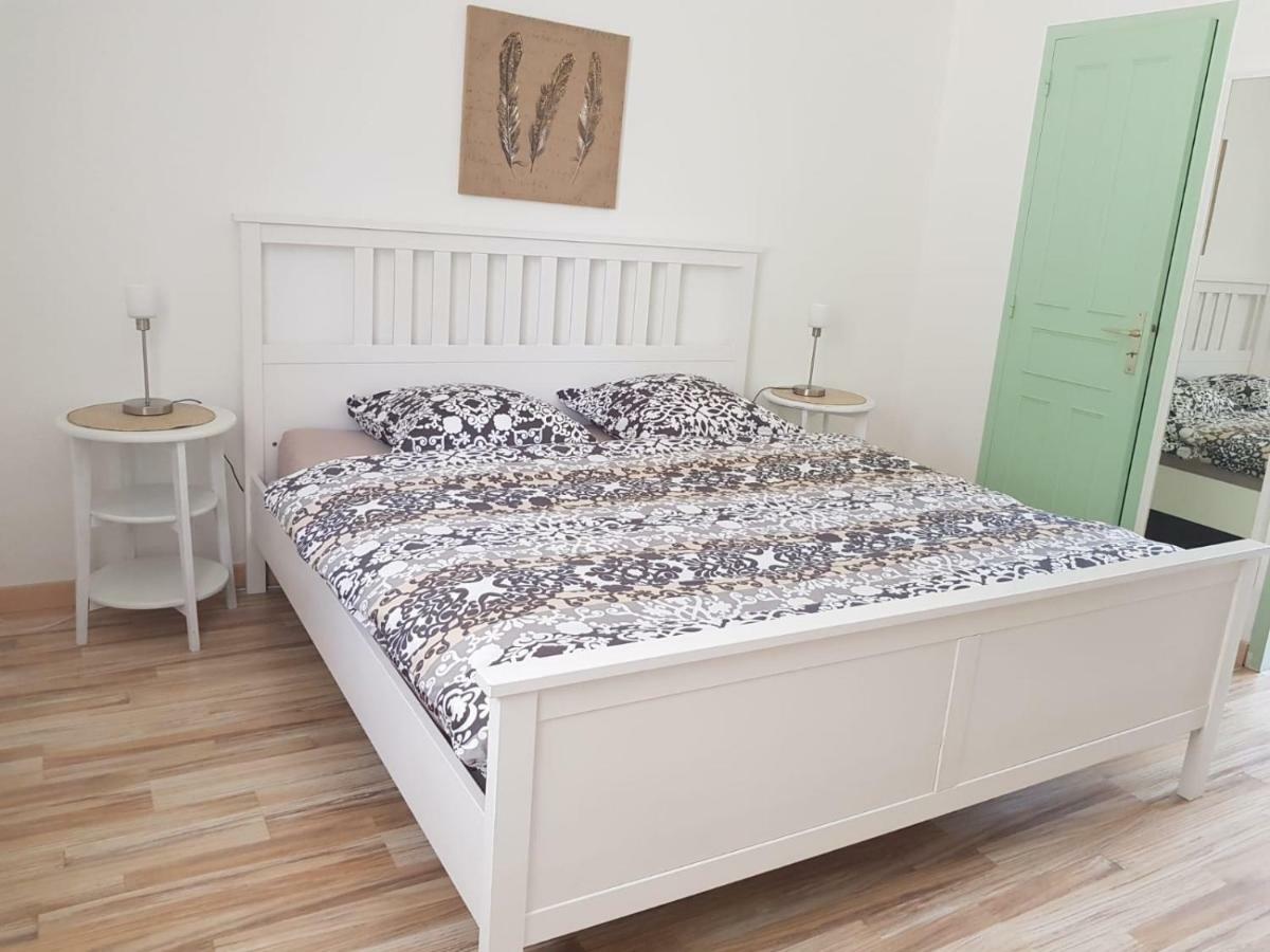 Bed and Breakfast Le Venay Frontenaud Esterno foto
